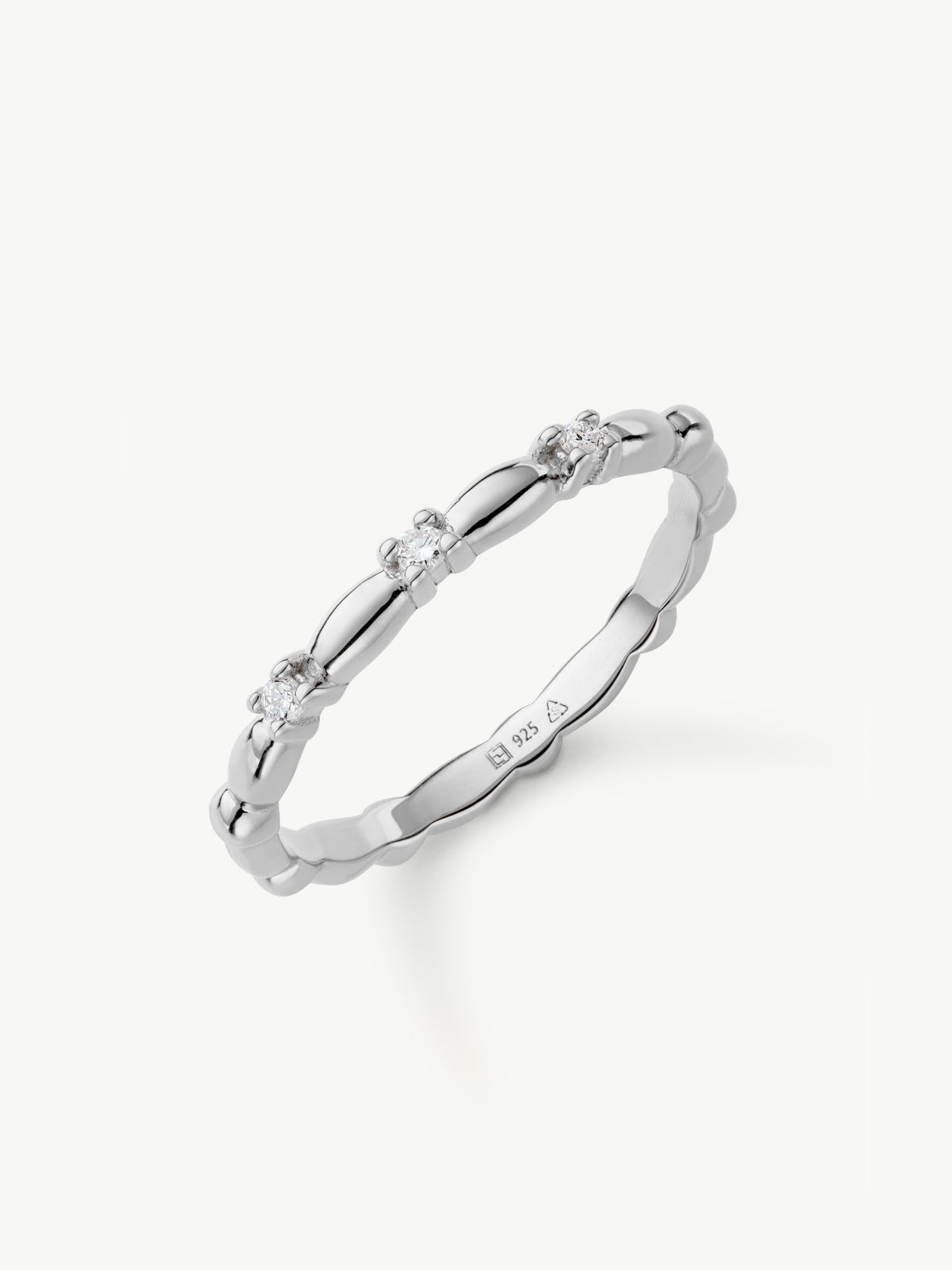 Lab-grown diamond Grace ring in Sterling Silver from L'ERA Jewellery