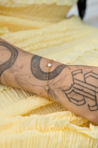 mother of pearl Fontana bracelet in gold
