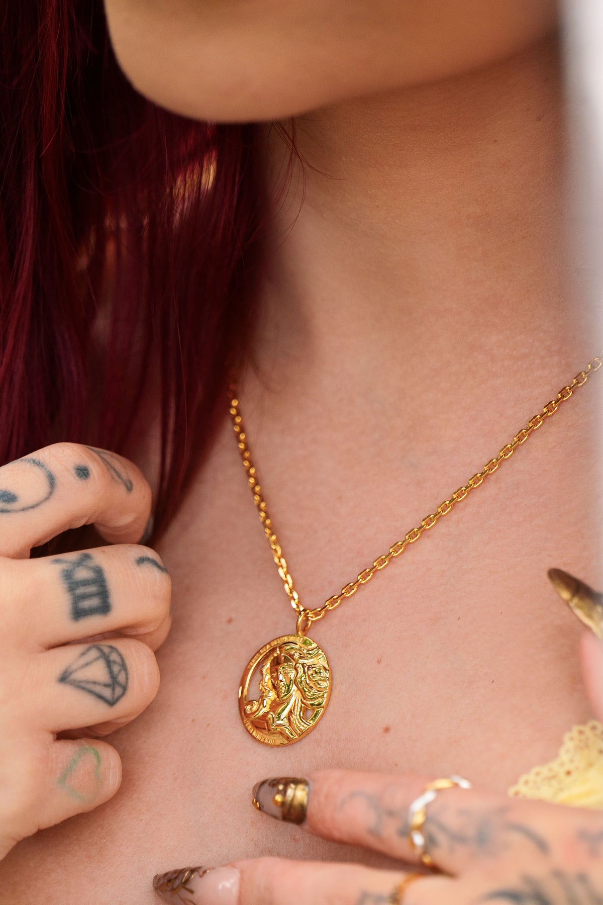 L'ERA Link chain with Venus Goddess Pendant in 18ct Giold Vermeil
